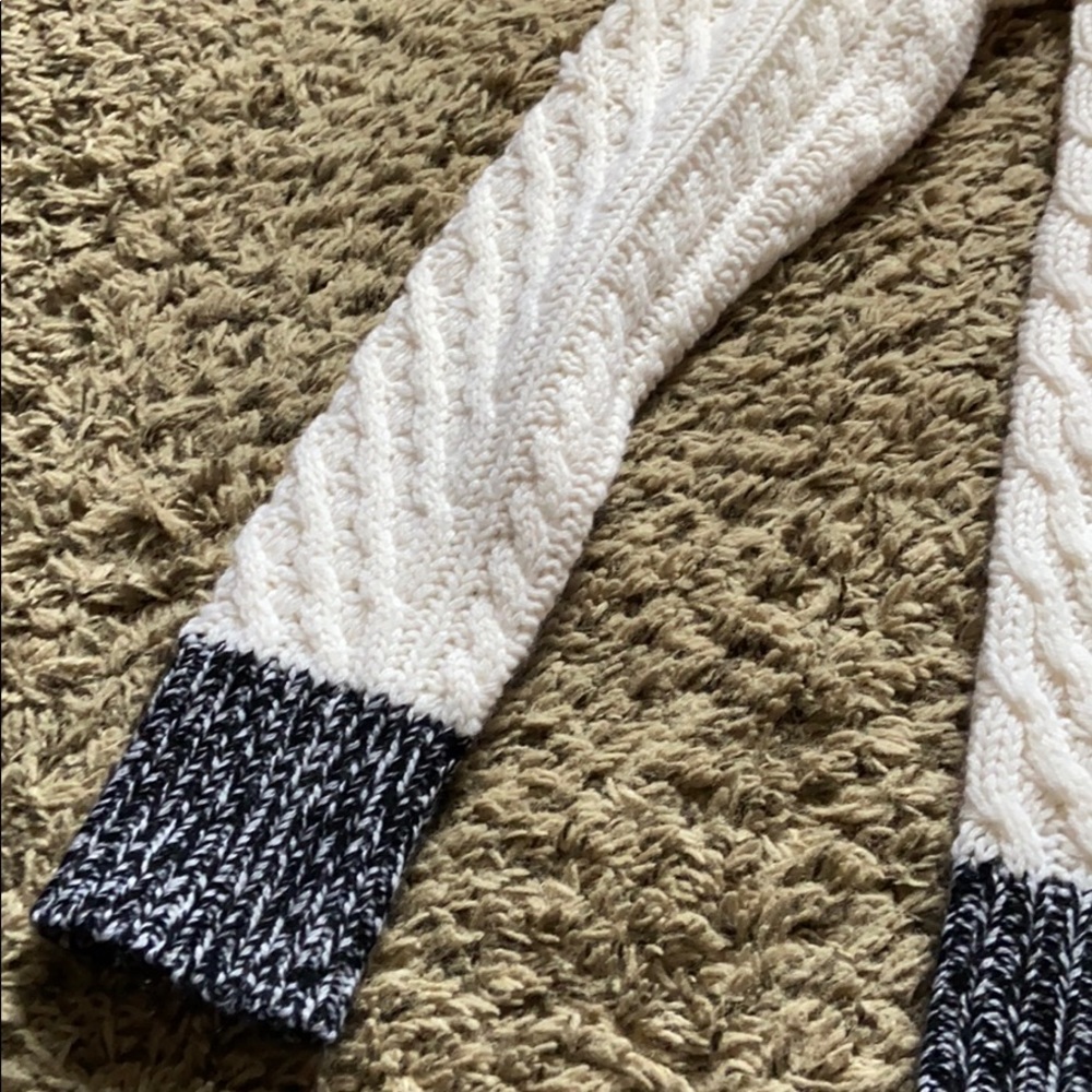 Bloomingdale's Black and Cream Cable Knit Turtleneck Sweater - Picture 5 of 5